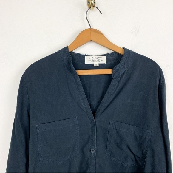 Cloth & Stone by Anthropologie Charcoal Gray Chambray Top Sz M - Picture 3 of 8